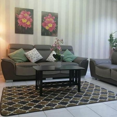 Orked Aeridina Homestay Puchong Eksteriør billede