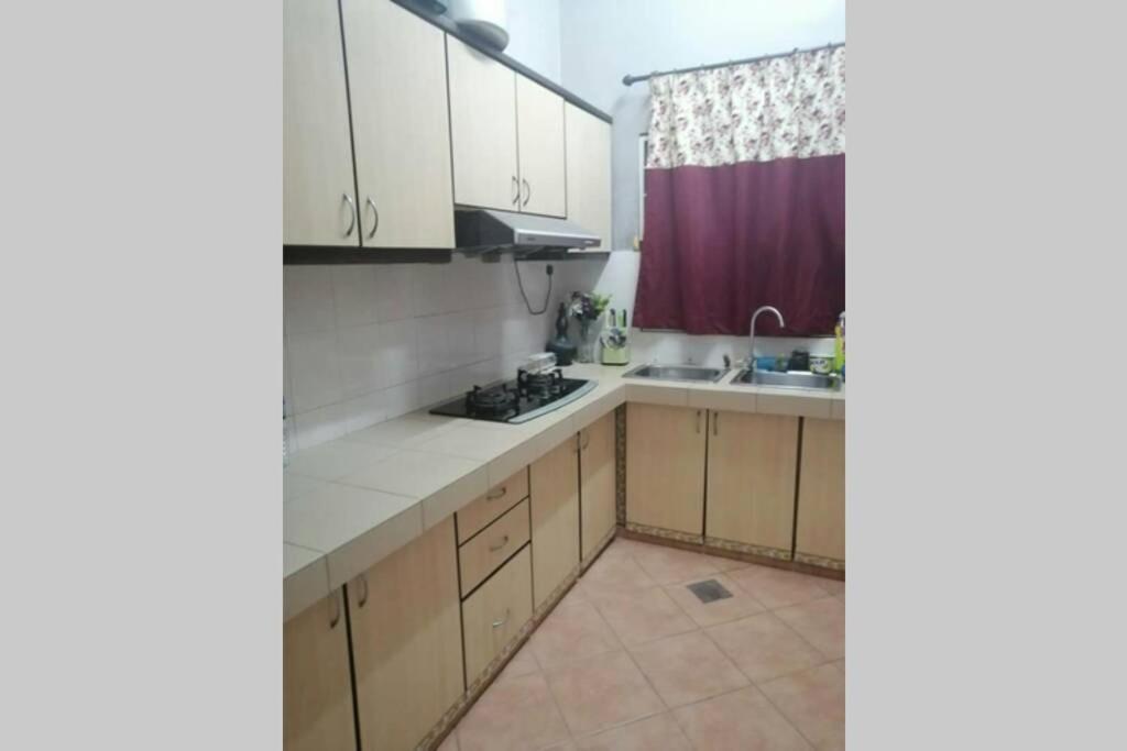 Orked Aeridina Homestay Puchong Eksteriør billede