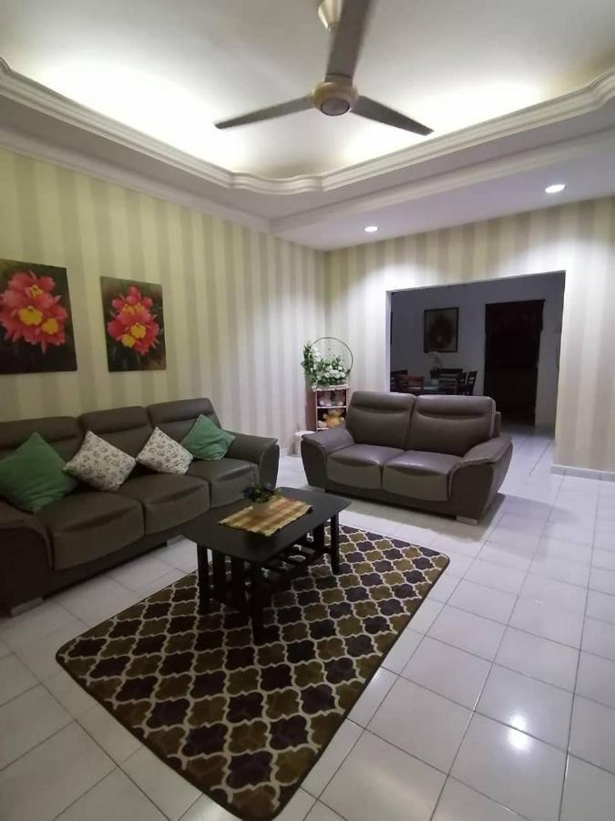 Orked Aeridina Homestay Puchong Eksteriør billede